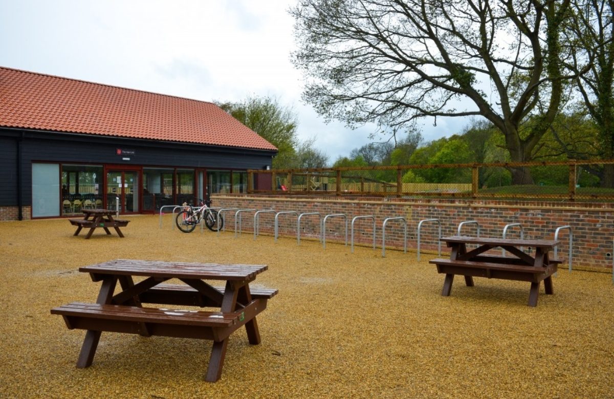 Picnic benches at Hadleigh