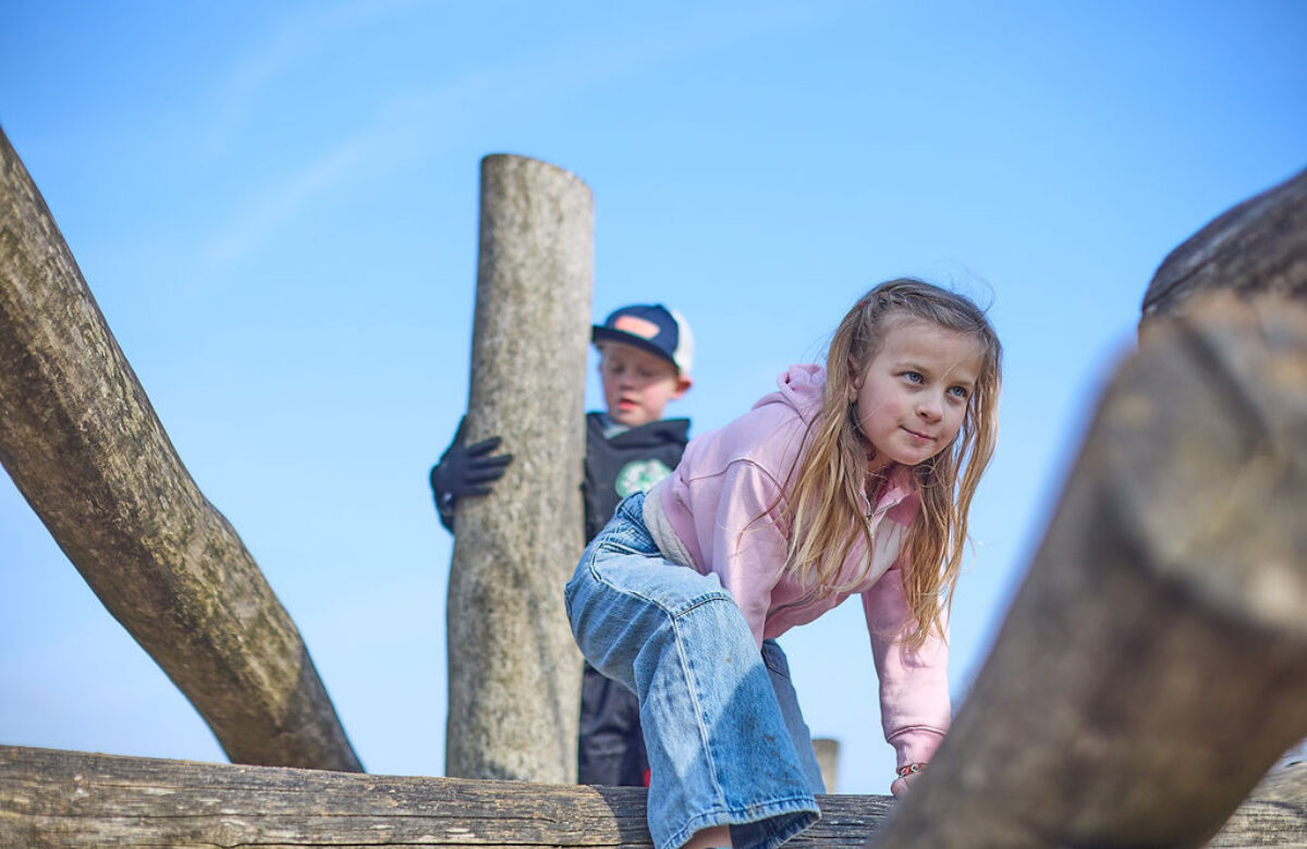 Lo res EE Notley Feb25 400