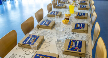 A table ready for a birthday party