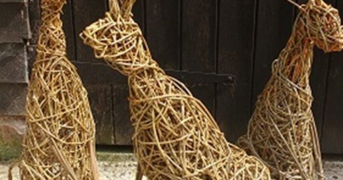 Workshop: One Day Seated Willow Hare Sculpture course with Jo Hammond